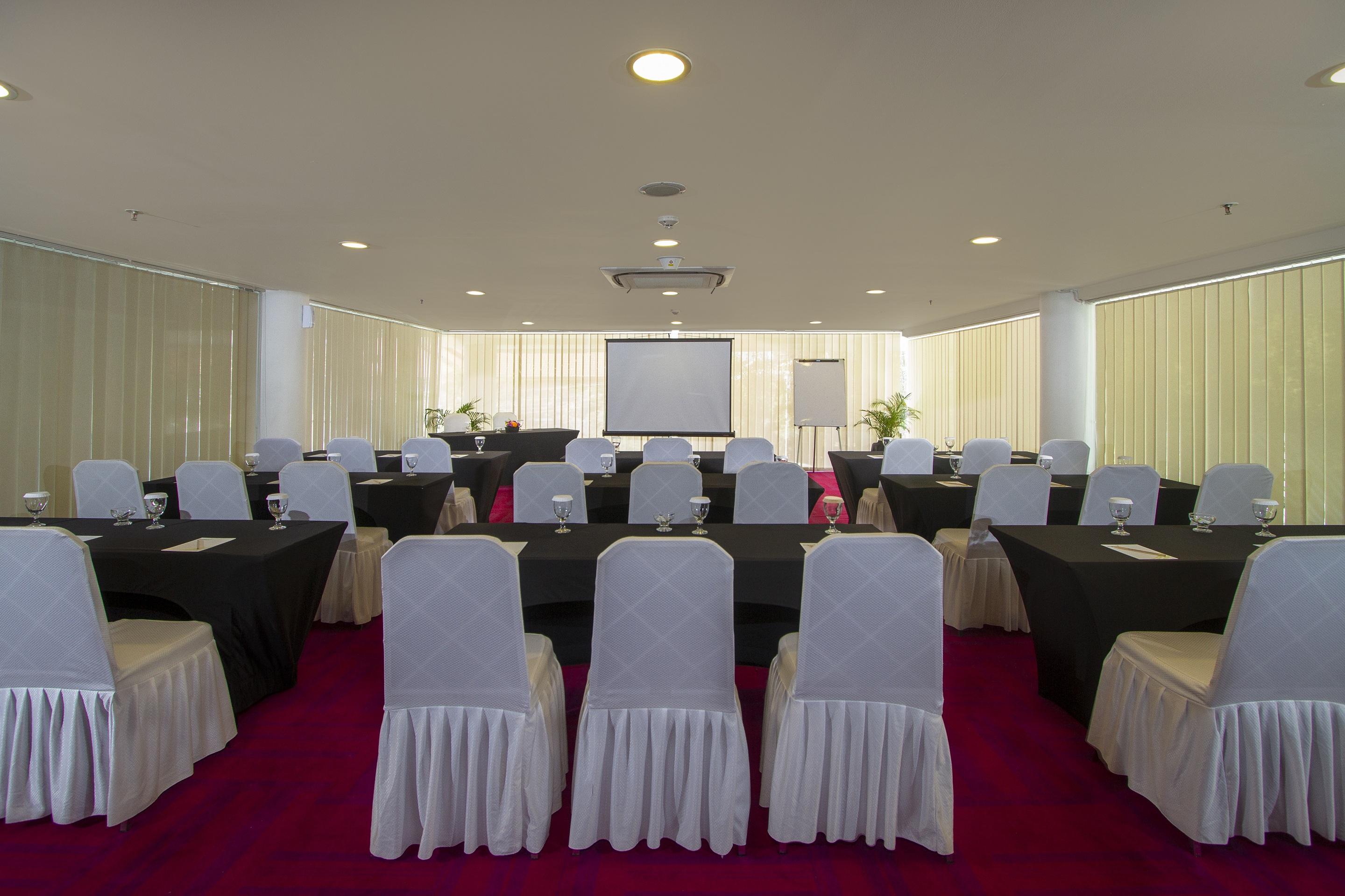 Primebiz Hotel Kuta Kuta  Exterior photo